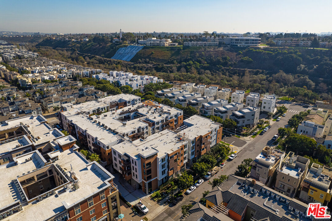 6030 Seabluff Dr Unit: 405