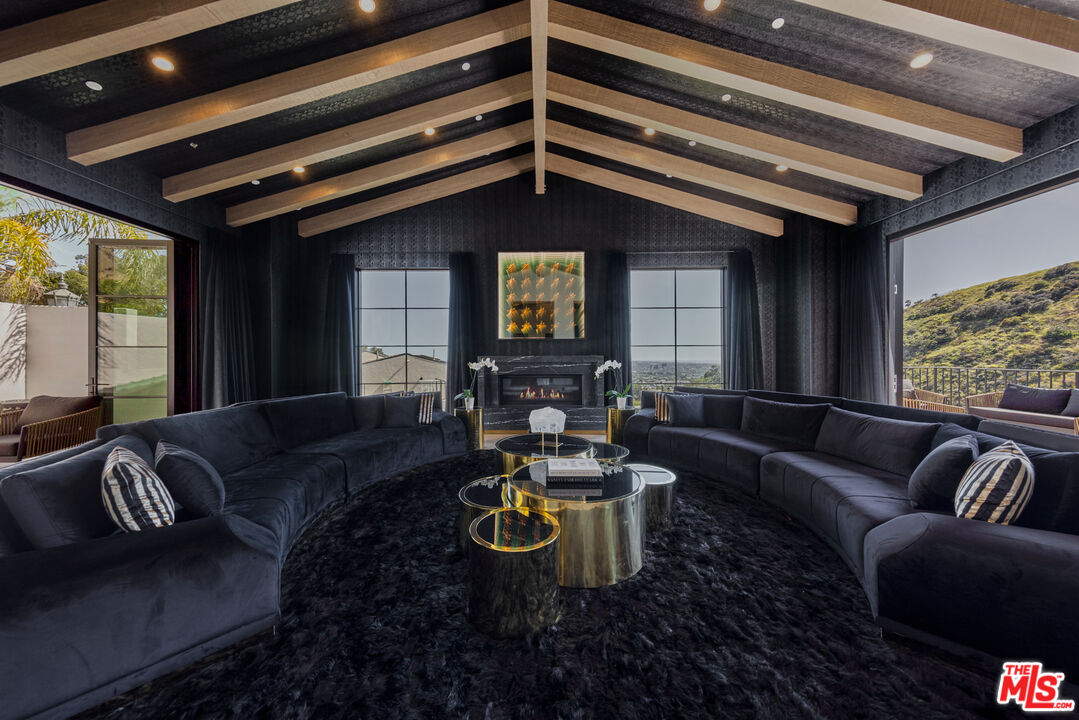 2165 Castilian Dr
