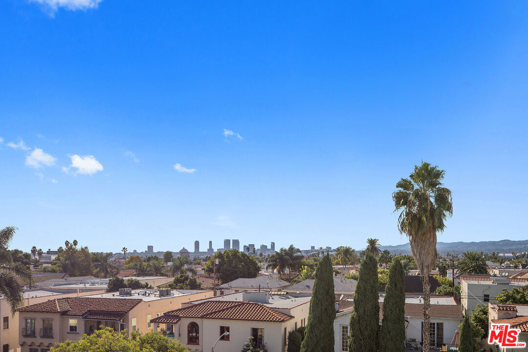 Los Angeles, CA, 90036