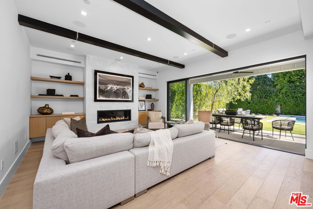 Encino, CA, 91316