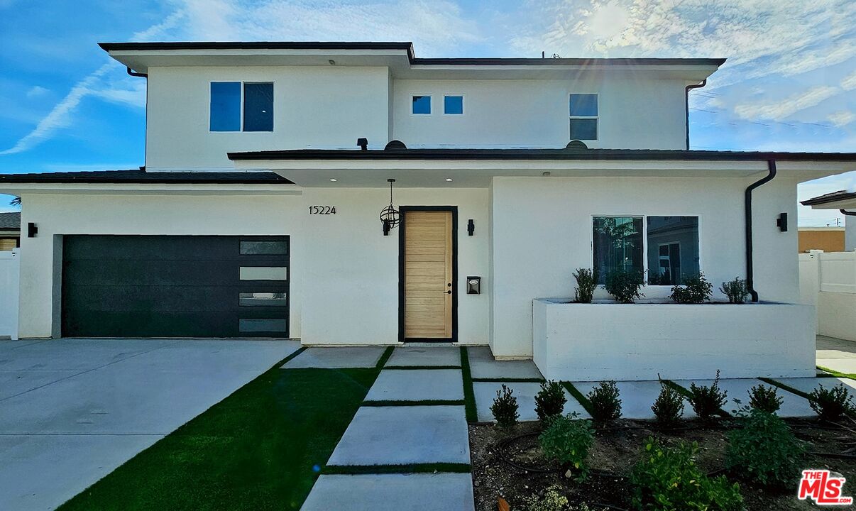15224 W Holyland Dr