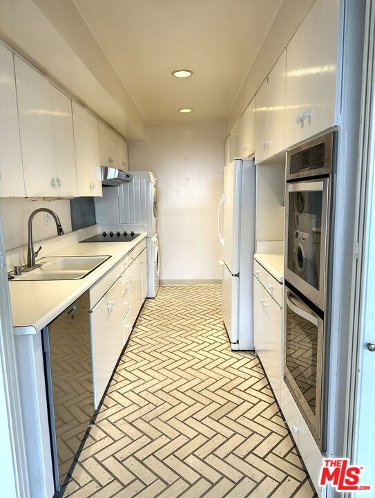 2222 Avenue Of The Stars Unit: 801E
