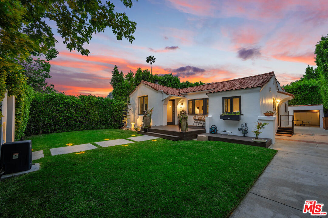 Los Angeles, CA, 90048