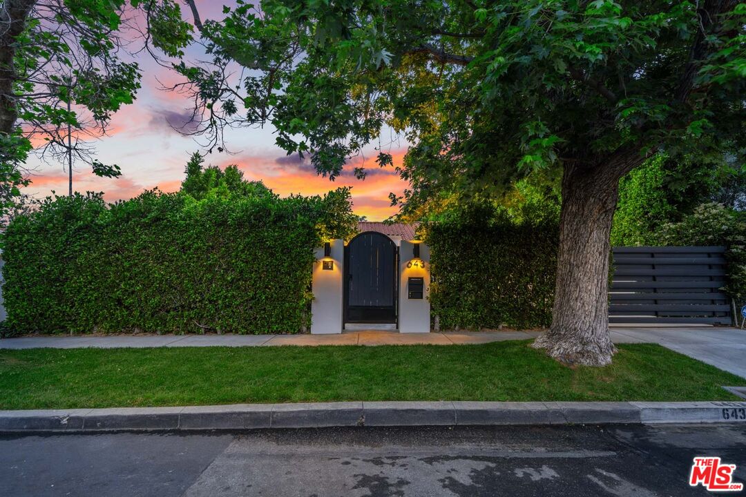 Los Angeles, CA, 90048