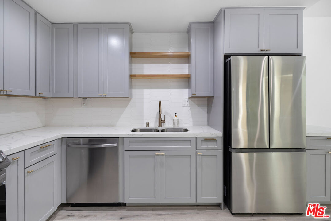 5255 Zelzah Ave Unit: 110