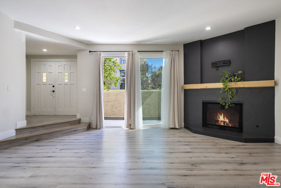 5255 Zelzah Ave Unit: 110
