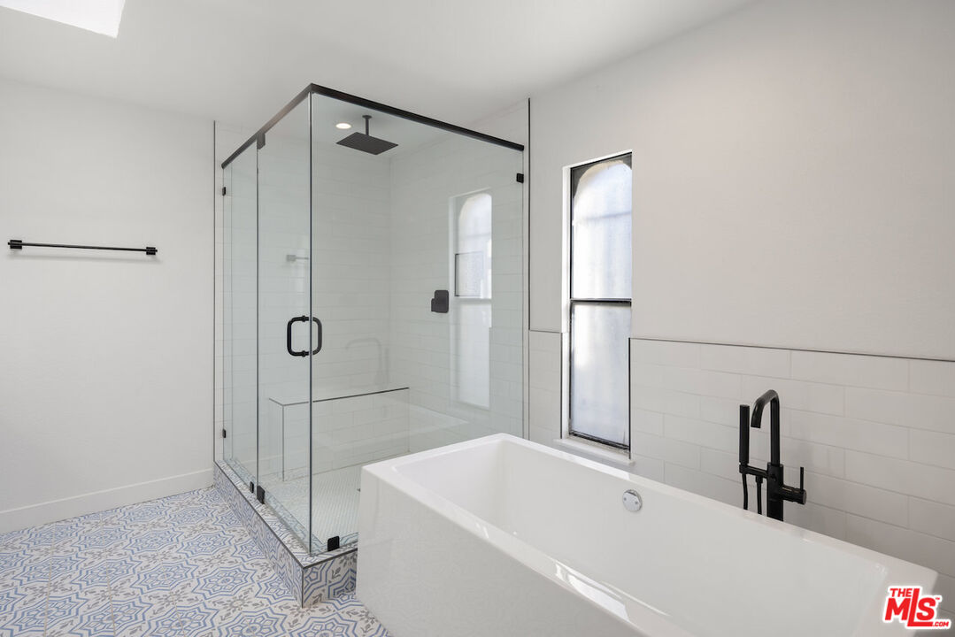 5255 Zelzah Ave Unit: 110