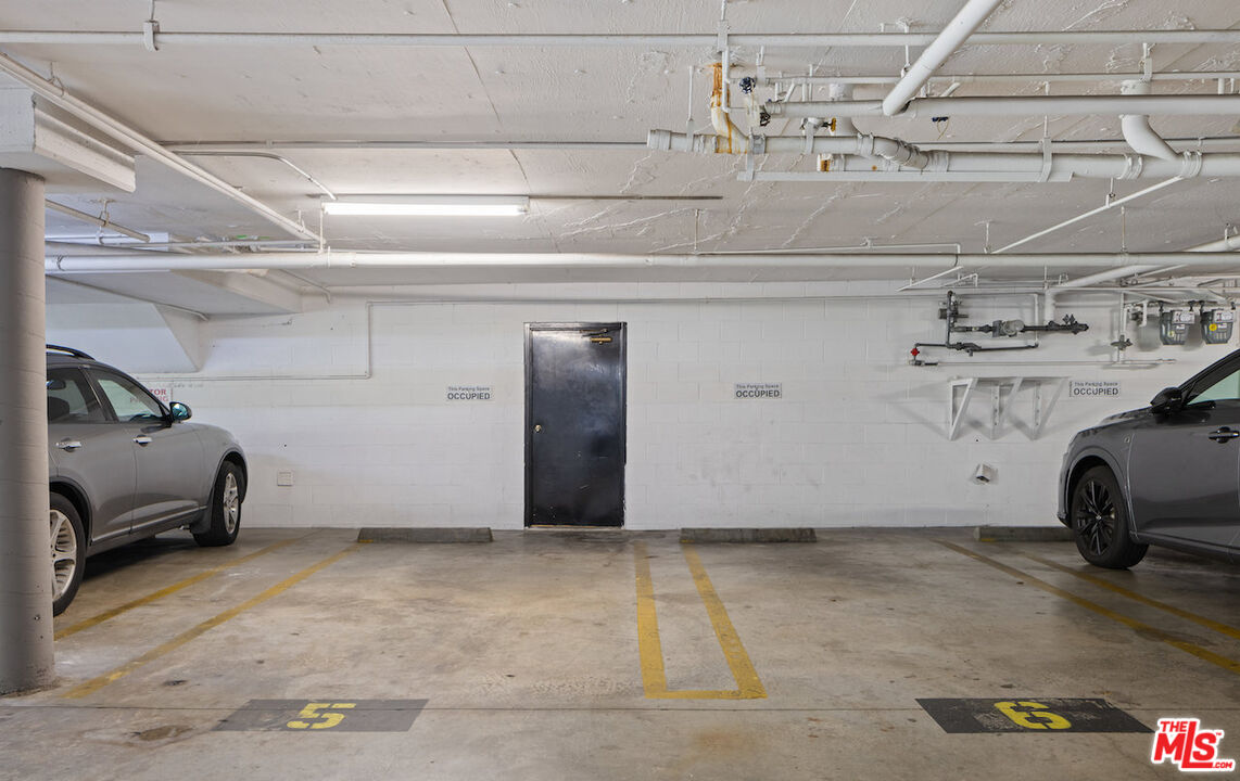5255 Zelzah Ave Unit: 110