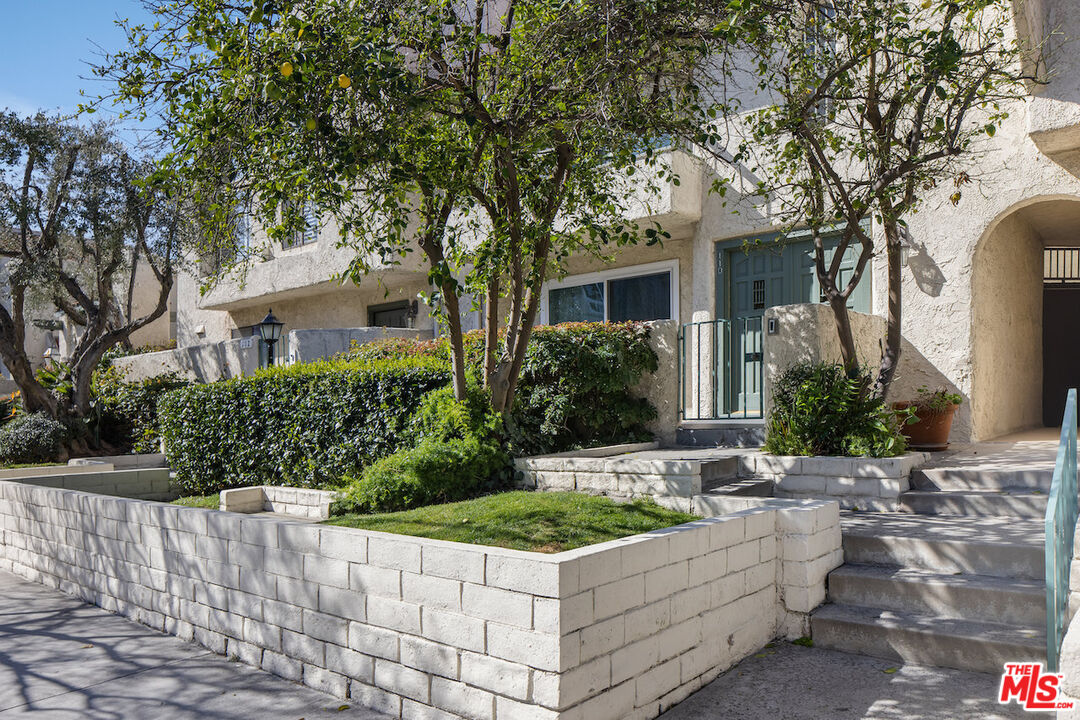 5255 Zelzah Ave Unit: 110