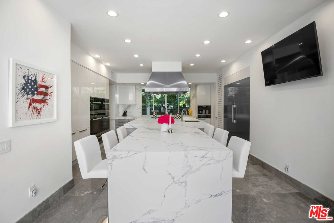 1250 ANGELO DR