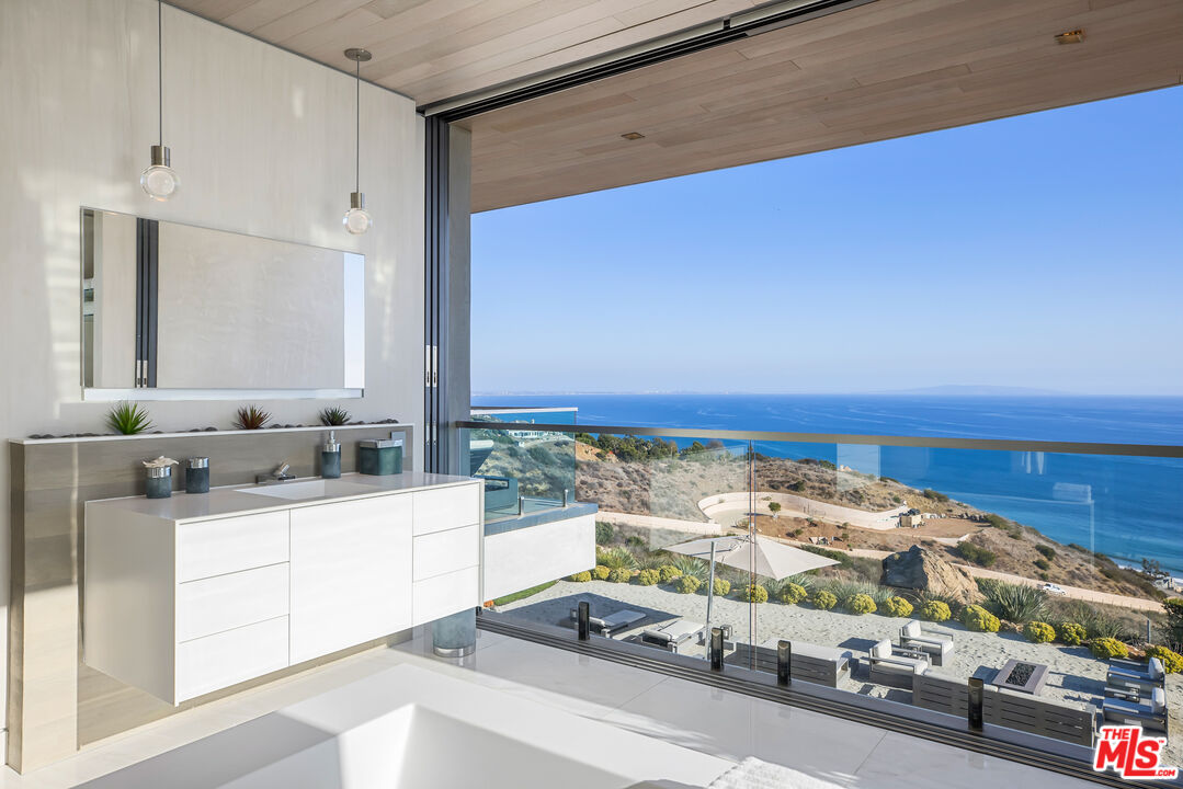 Malibu, CA, 90265