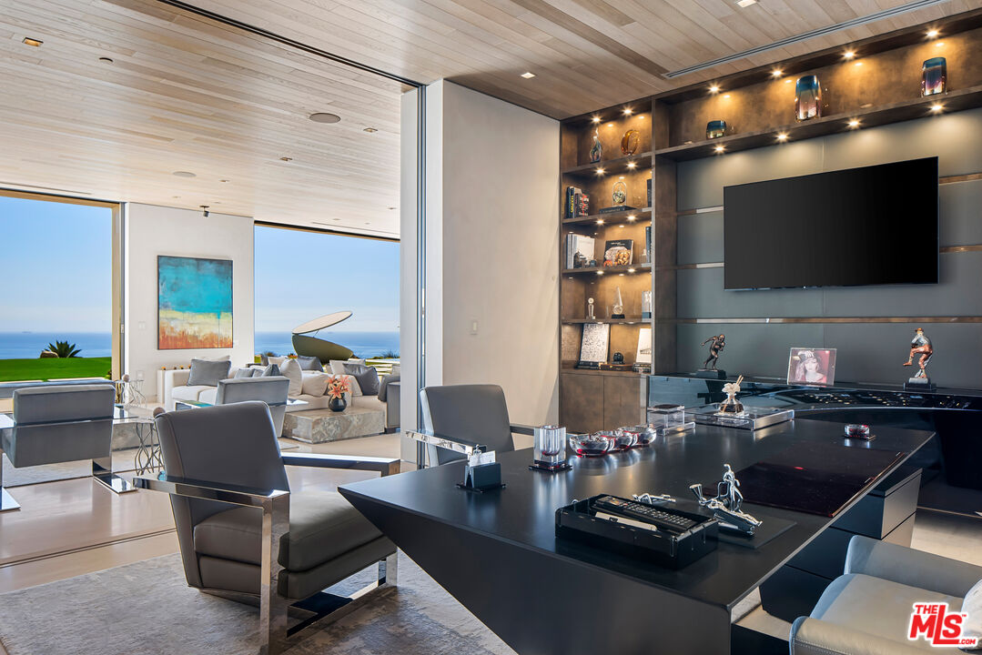 Malibu, CA, 90265