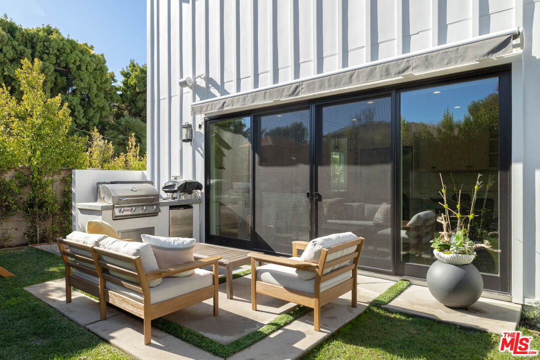 Pacific Palisades, CA, 90272