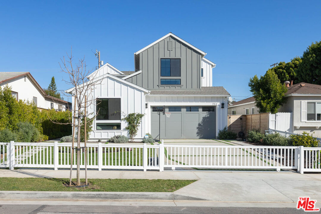 Pacific Palisades, CA, 90272