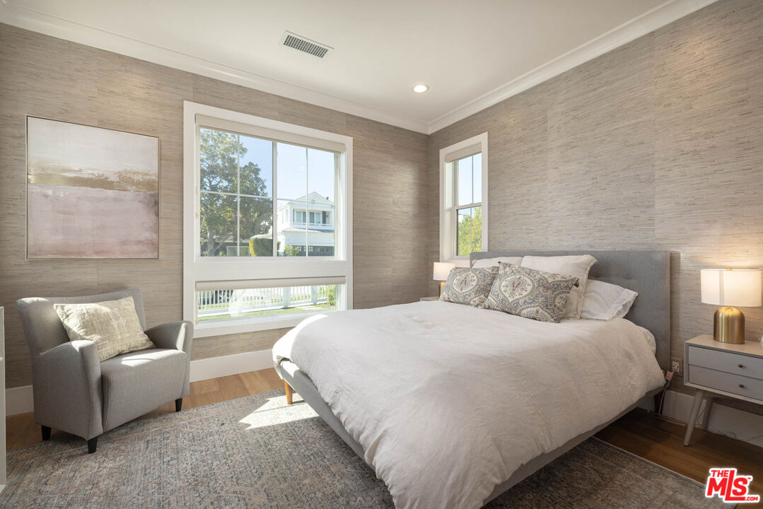 Pacific Palisades, CA, 90272