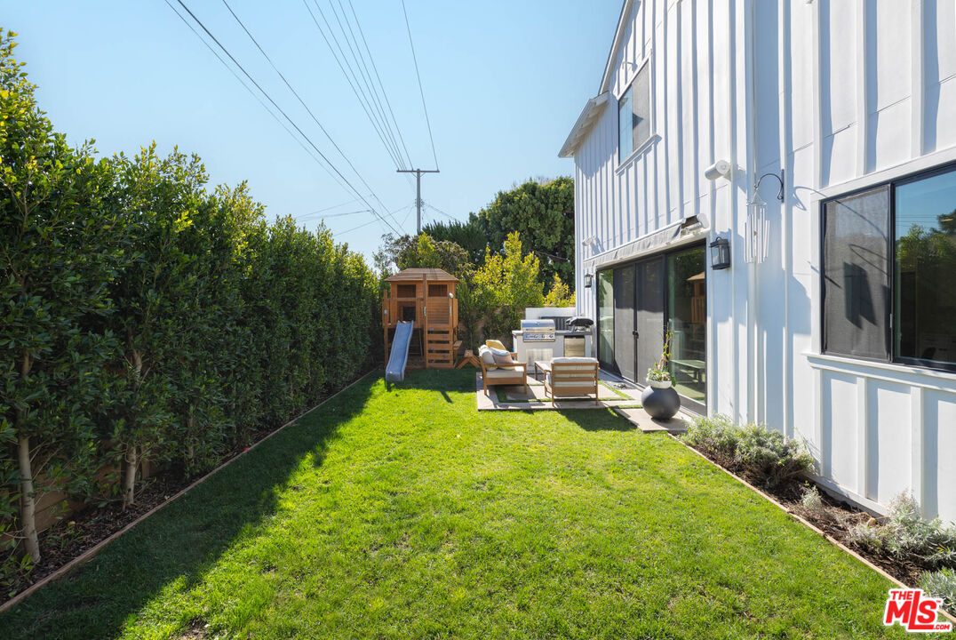 Pacific Palisades, CA, 90272