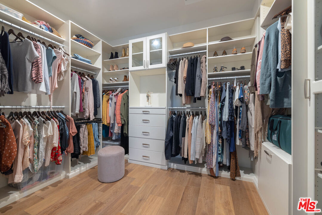 Pacific Palisades, CA, 90272
