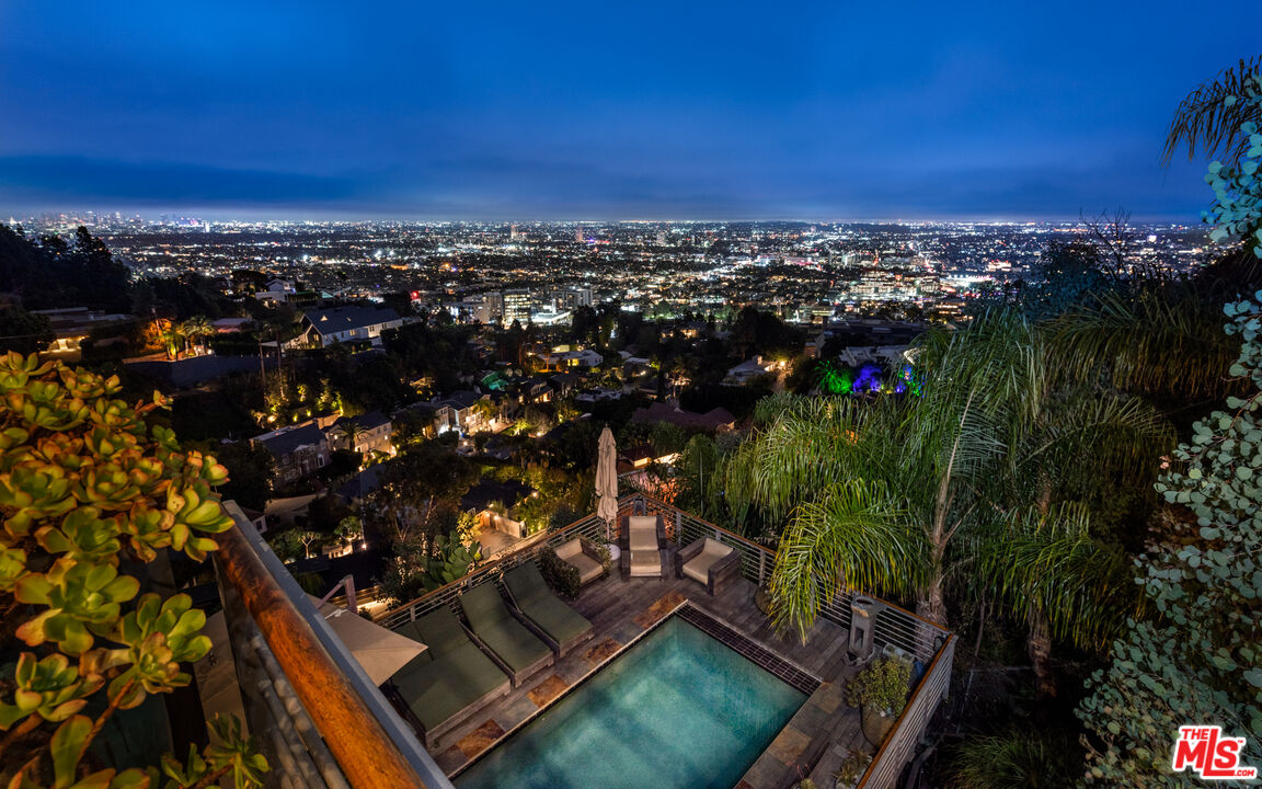 Los Angeles, CA, 90069
