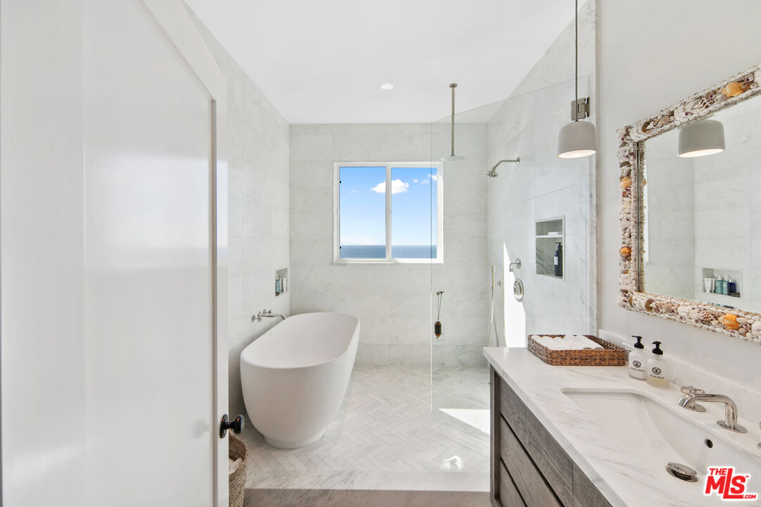 Malibu, CA, 90265