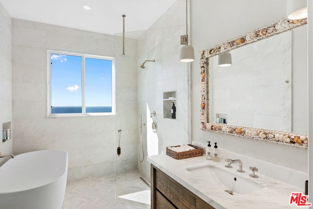 Malibu, CA, 90265