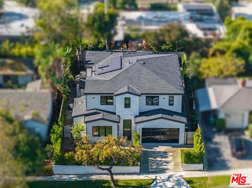 Los Angeles, CA, 90066
