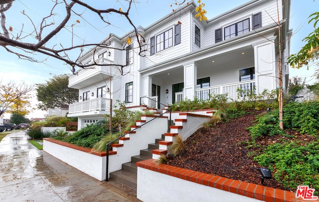 Pacific Palisades, CA, 90272