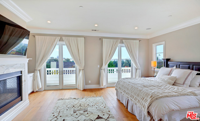 Pacific Palisades, CA, 90272