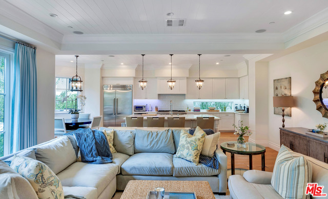 Pacific Palisades, CA, 90272