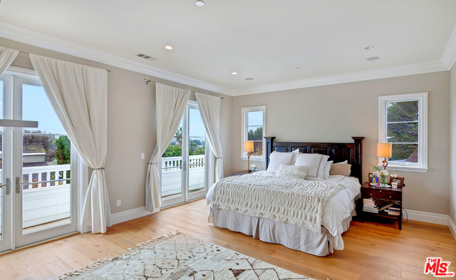 Pacific Palisades, CA, 90272