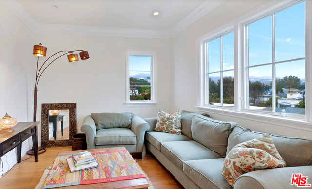 Pacific Palisades, CA, 90272