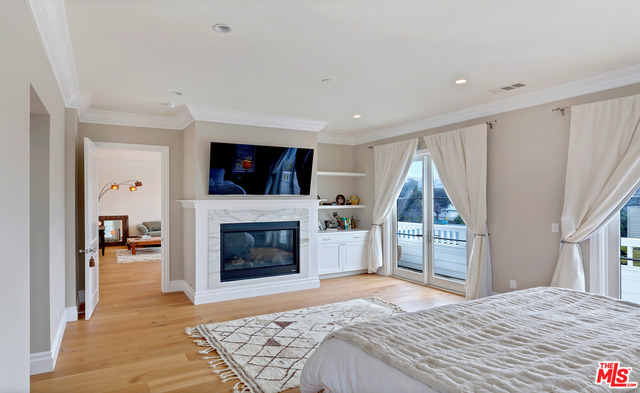 Pacific Palisades, CA, 90272