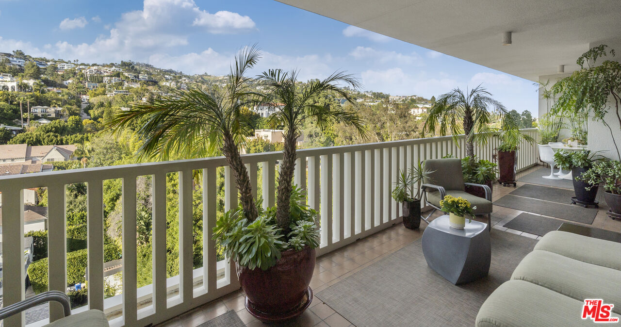 9255 Doheny Rd Unit: 1103