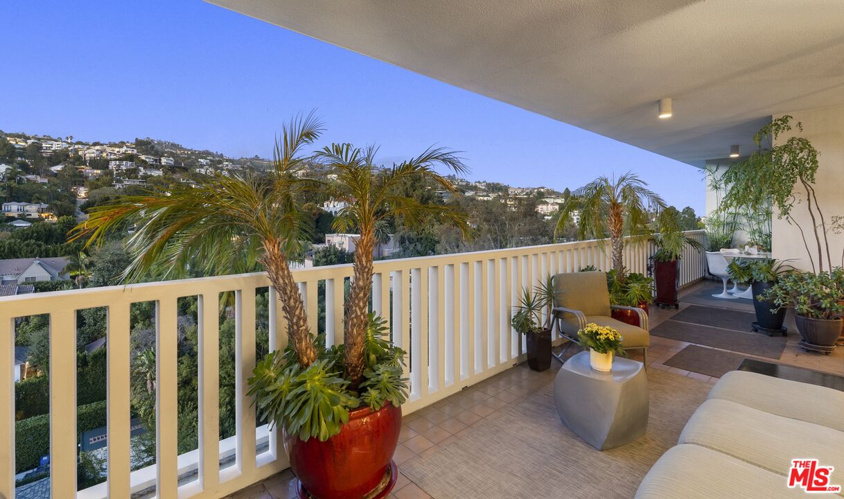 9255 Doheny Rd Unit: 1103