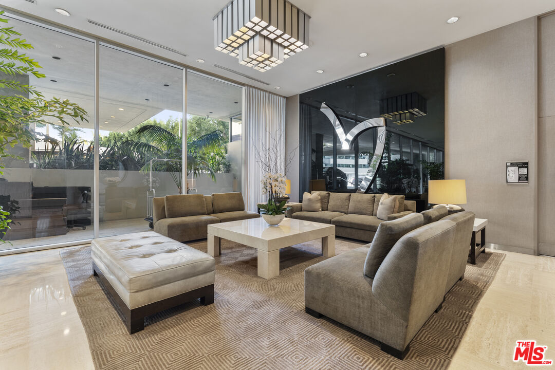 9255 Doheny Rd Unit: 1103