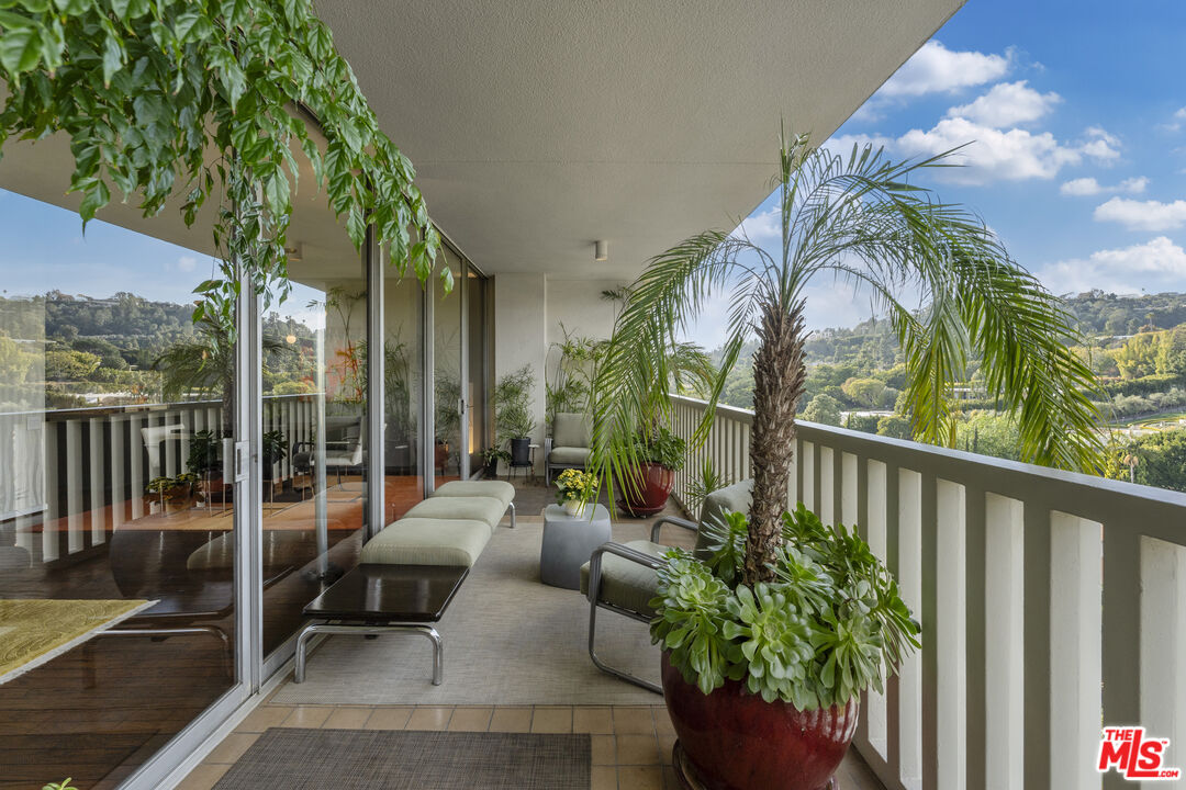 9255 Doheny Rd Unit: 1103