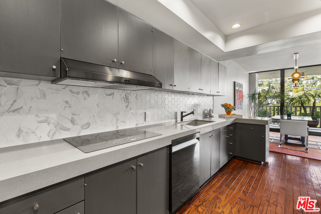 9255 Doheny Rd Unit: 1103