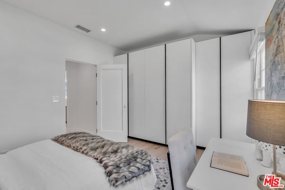 133 S Linden Dr