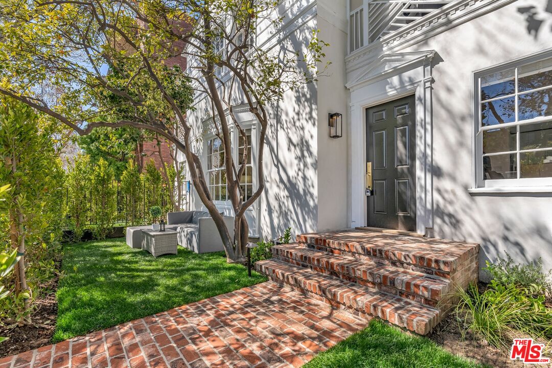 133 S Linden Dr