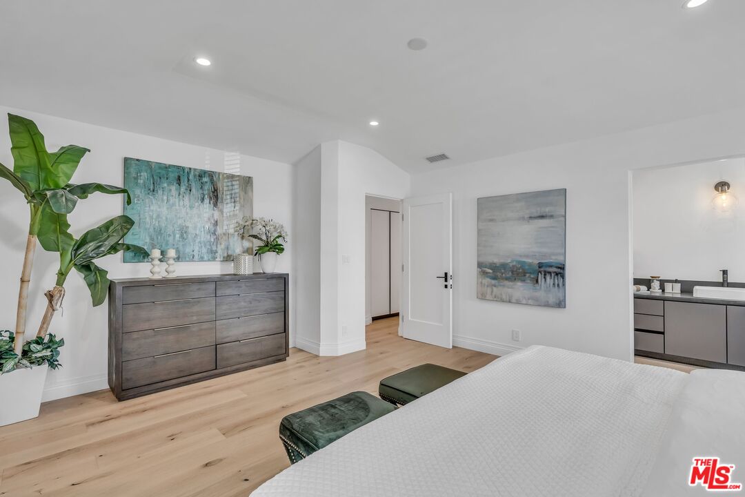 133 S Linden Dr