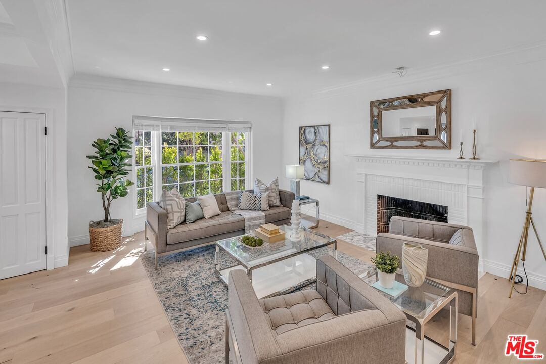 133 S Linden Dr