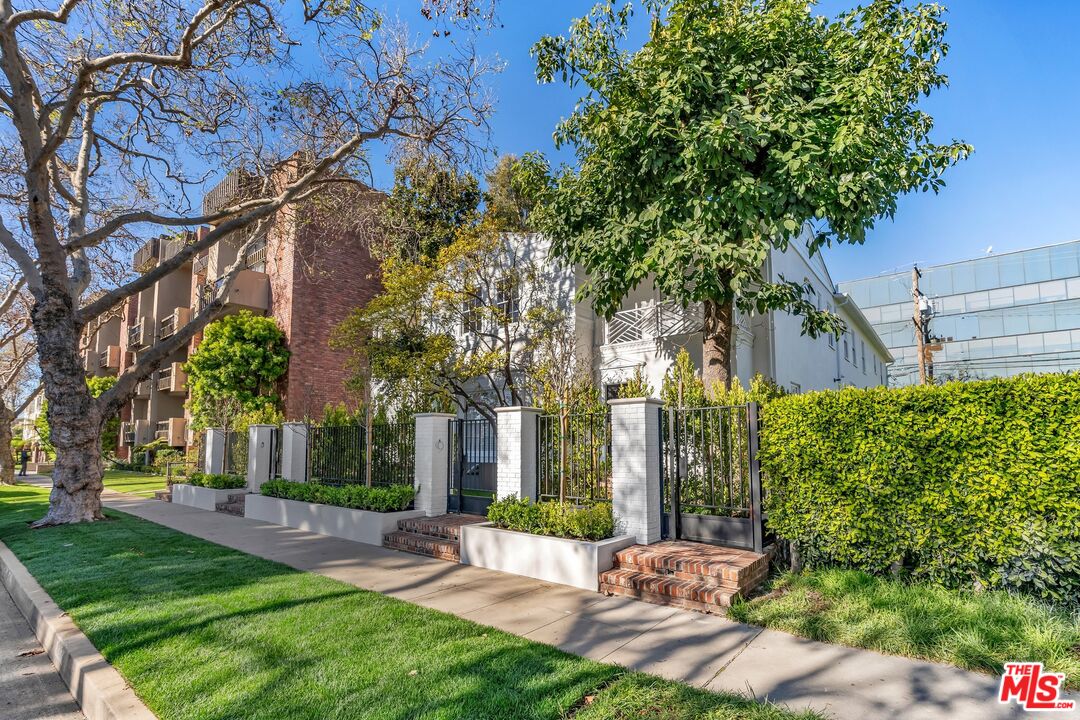 133 S Linden Dr