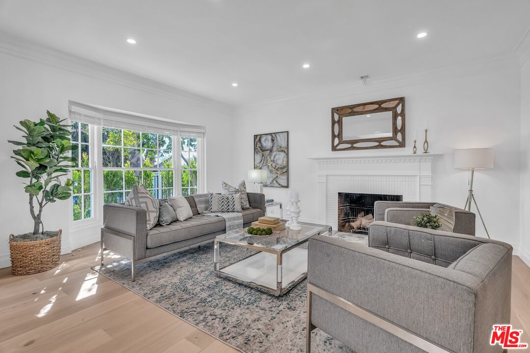 133 S Linden Dr