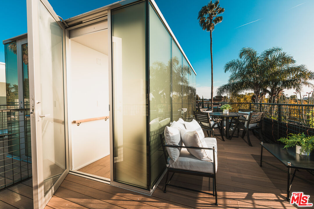 West Hollywood, CA, 90069
