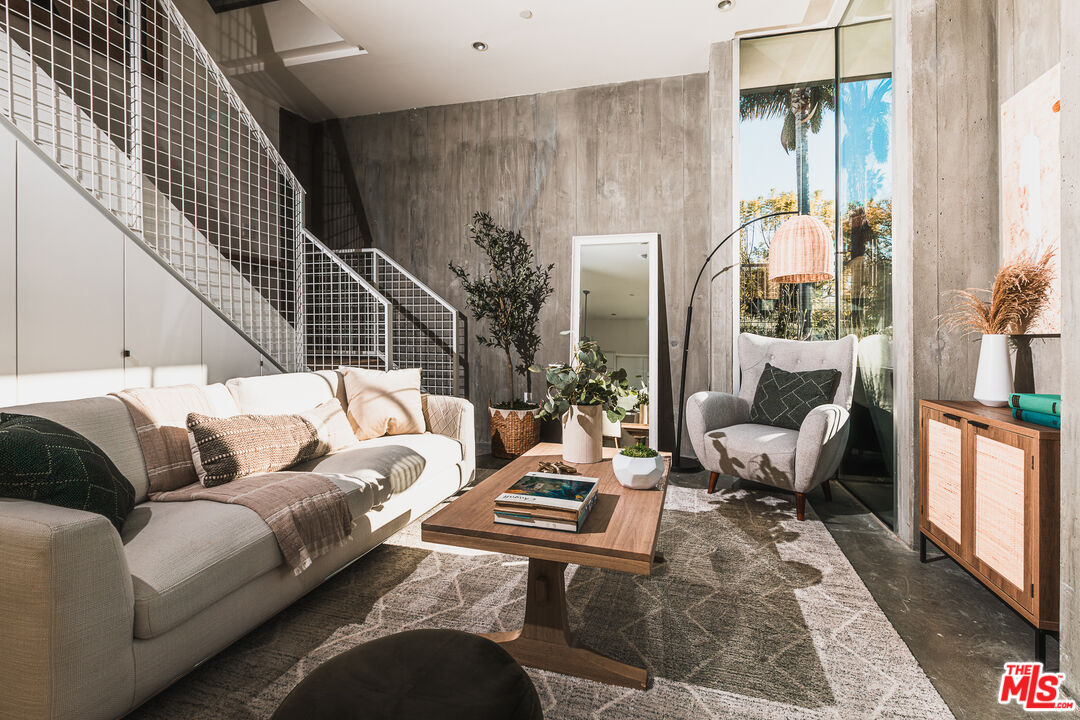 West Hollywood, CA, 90069