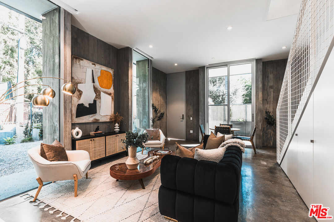 West Hollywood, CA, 90069
