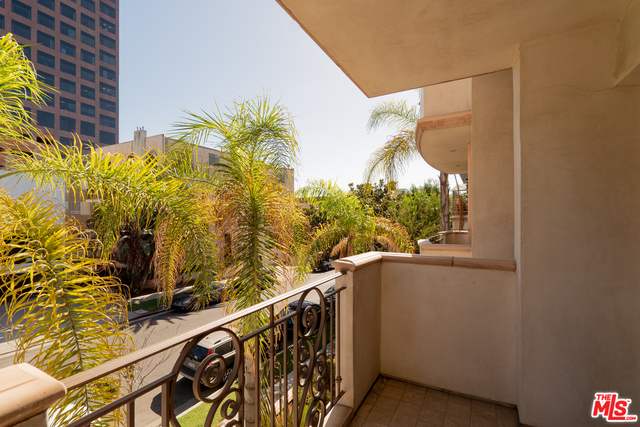 11749 Goshen Ave Unit: 401