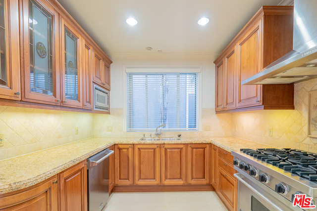 11749 Goshen Ave Unit: 401