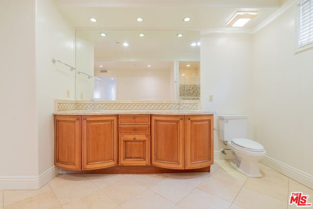 11749 Goshen Ave Unit: 401