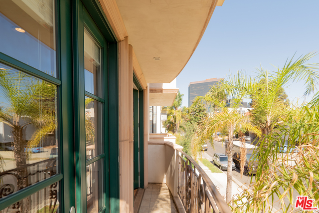 11749 Goshen Ave Unit: 401