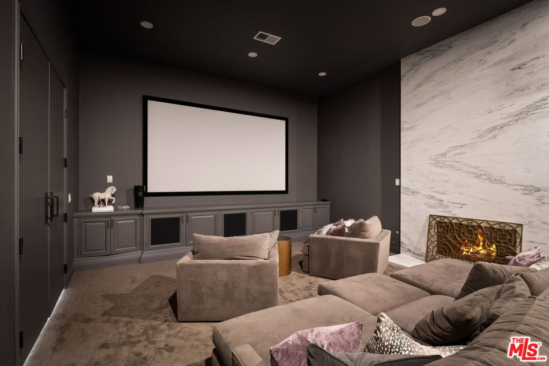 5623 Manley Ct